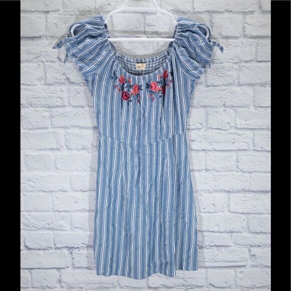 Hollister Dresses & Skirts - 𝅺HOLLISTER • dress